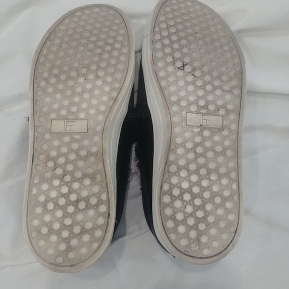 LFL Sneakers Slip On Loafers Black Satin Fringe Raw Hem Memory Foam 8 Kaitlyn - Picture 3 of 11